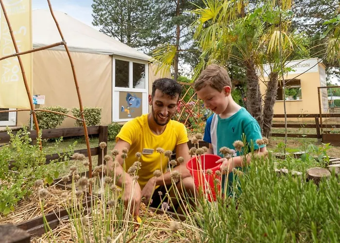 6p 3bdrms Aircon Camping